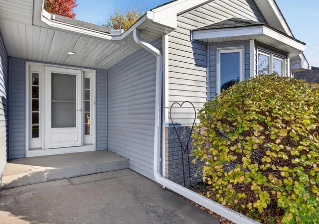 Photo 3 of Single family home for sale at 3032 Walter St, Saint Paul, MN 55109 | MLS# 7162335 | Listing updated on 2026-10-23