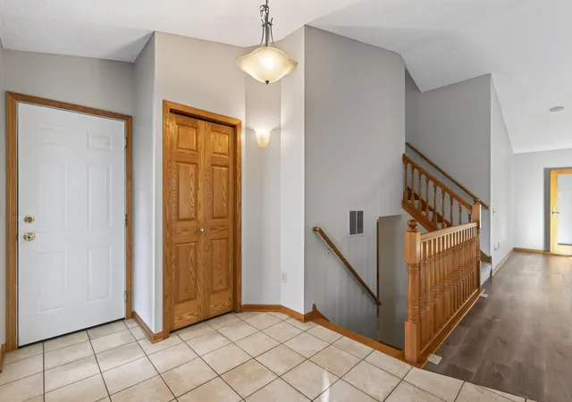 Photo 4 of Single family home for sale at 3032 Walter St, Saint Paul, MN 55109 | MLS# 7162335 | Listing updated on 2026-10-23