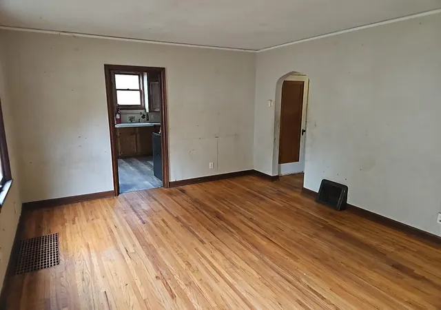 Photo 4 of Single family home for sale at 3815 Queen Ave N, Minneapolis, MN 55412 | MLS# 7162336 | Listing updated on 2026-10-29