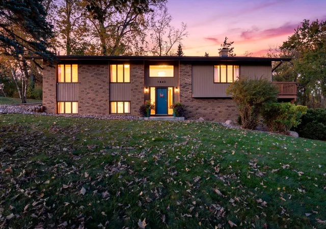Photo 1 of Single family home for sale at 1440 Indian Oaks Trl, Arden Hills, MN 55112 | MLS# 7162344 | Listing updated on 2026-10-25