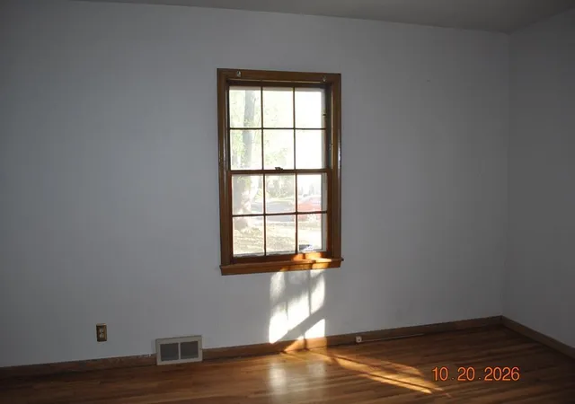Photo 3 of Single family home for sale at 3918 Hayes St NE, Minneapolis, MN 55421 | MLS# 7162351 | Listing updated on 2026-10-21