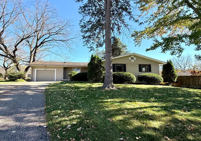 Photo 3 of Single family home for sale at 1211 Archibald Ct, Northfield, MN 55057 | MLS# 7162355 | Listing updated on 2026-10-22