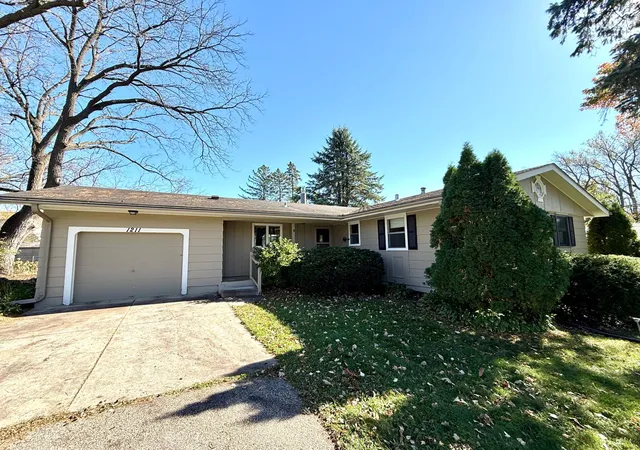 Photo 3 of Single family home for sale at 1211 Archibald Ct, Northfield, MN 55057 | MLS# 7162355 | Listing updated on 2026-10-22