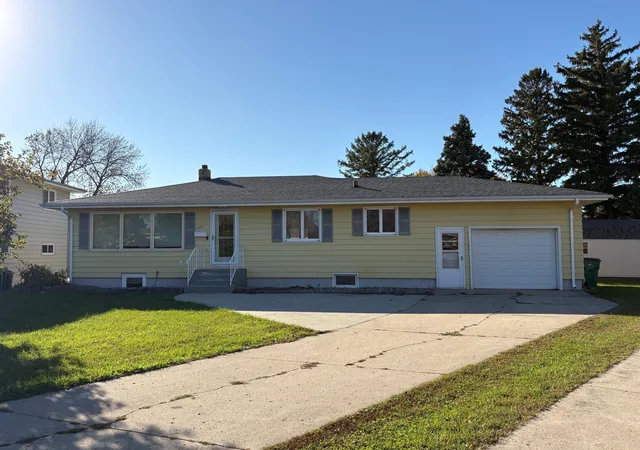 Single family home for sale at 436 Cottonwood Ct, Wahpeton, ND 58075 | MLS# 7162360