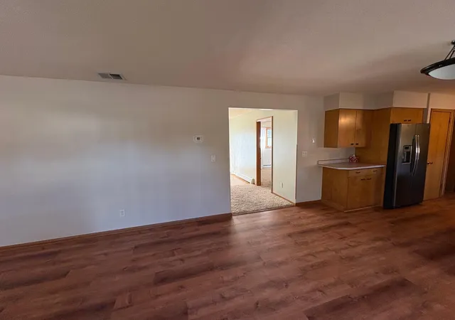 Photo 4 of Single family home for sale at 436 Cottonwood Ct, Wahpeton, ND 58075 | MLS# 7162360 | Listing updated on 2026-10-20