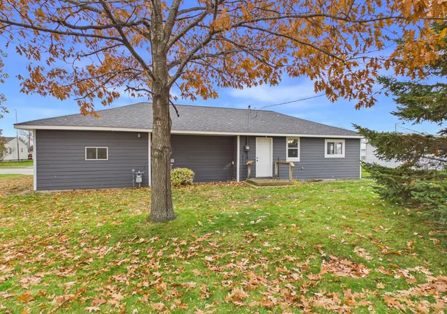 Photo 1 of Single family home for sale at 323 Main St E, Eagle Bend, MN 56446 | MLS# 7162374 | Listing updated on 2026-10-29