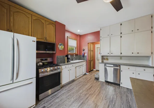 Photo 3 of Single family home for sale at 75 Geranium Ave W, Saint Paul, MN 55117 | MLS# 7162392 | Listing updated on 2026-10-20