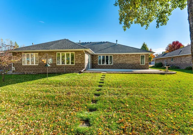Photo 3 of Single family home for sale at 1961 Oakwood View, Fergus Falls, MN 56537 | MLS# 7162403 | Listing updated on 2026-10-21