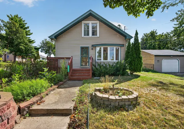 Single family home for sale at 1498 Hazelwood St, Saint Paul, MN 55106 | MLS# 7162407