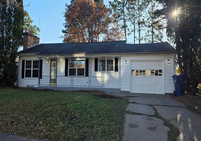 Photo 1 of Single family home for sale at 416 Highland Dr, Hibbing, MN 55746 | MLS# 7162412 | Listing updated on 2026-10-22