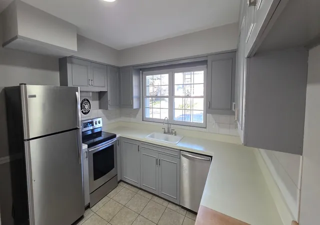 Photo 3 of Single family home for sale at 416 Highland Dr, Hibbing, MN 55746 | MLS# 7162412 | Listing updated on 2026-10-22