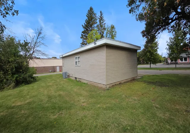 Photo 3 of Single family home for sale at 1200 3rd Avenue Ne, Little Falls, MN 56345 | MLS# 7162413 | Listing updated on 2026-10-20
