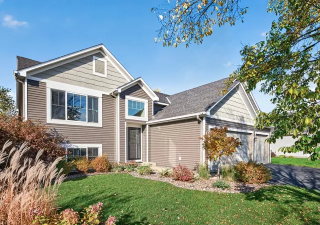 Photo 1 of Single family home for sale at 18249 Dunbury Ave, Farmington, MN 55024 | MLS# 7162436 | Listing updated on 2026-10-29
