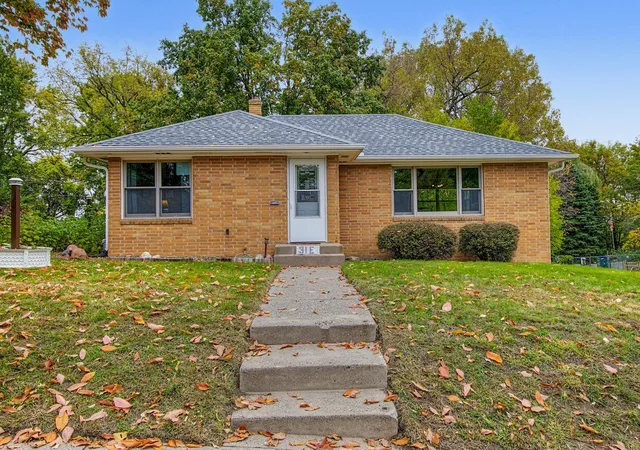 Single family home for sale at 31 Belvidere St E, Saint Paul, MN 55107 | MLS# 7162443