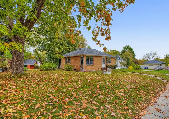 Photo 2 of Single family home for sale at 31 Belvidere St E, Saint Paul, MN 55107 | MLS# 7162443 | Listing updated on 2026-10-23