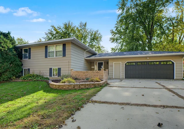 Single family home for sale at 2516 58th Street NW, Rochester, MN 55901 | MLS# 7162452 | Listing updated on 2026-10-27