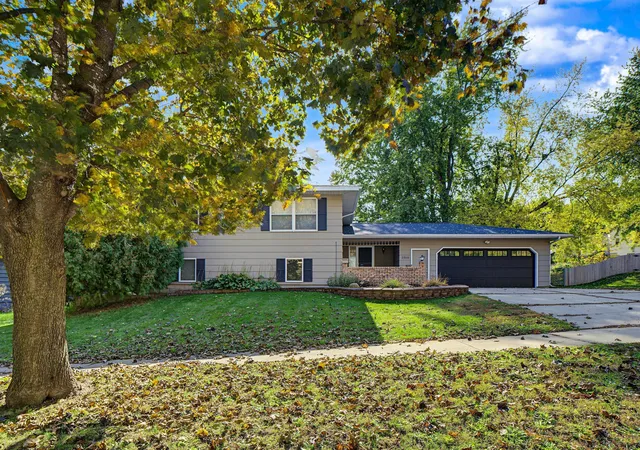 Photo 1 of Single family home for sale at 2516 58th Street NW, Rochester, MN 55901 | MLS# 7162452 | Listing updated on 2026-10-27