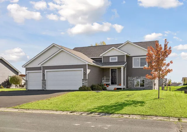 Photo 1 of Single family home for sale at 1008 Mulberry Ave Ne, Montgomery, MN 56069 | MLS# 7162459 | Listing updated on 2026-10-22