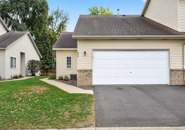 Photo 2 of Single family home for sale at 956 Pine St, Farmington, MN 55024 | MLS# 7162476 | Listing updated on 2026-10-23