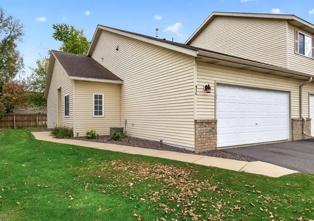 Photo 3 of Single family home for sale at 956 Pine St, Farmington, MN 55024 | MLS# 7162476 | Listing updated on 2026-10-23