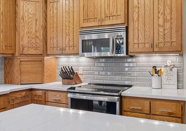 Photo 2 of Single family home for sale at 10472 Vera Cruz Dr N, Minneapolis, MN 55443 | MLS# 7162487 | Listing updated on 2026-10-29