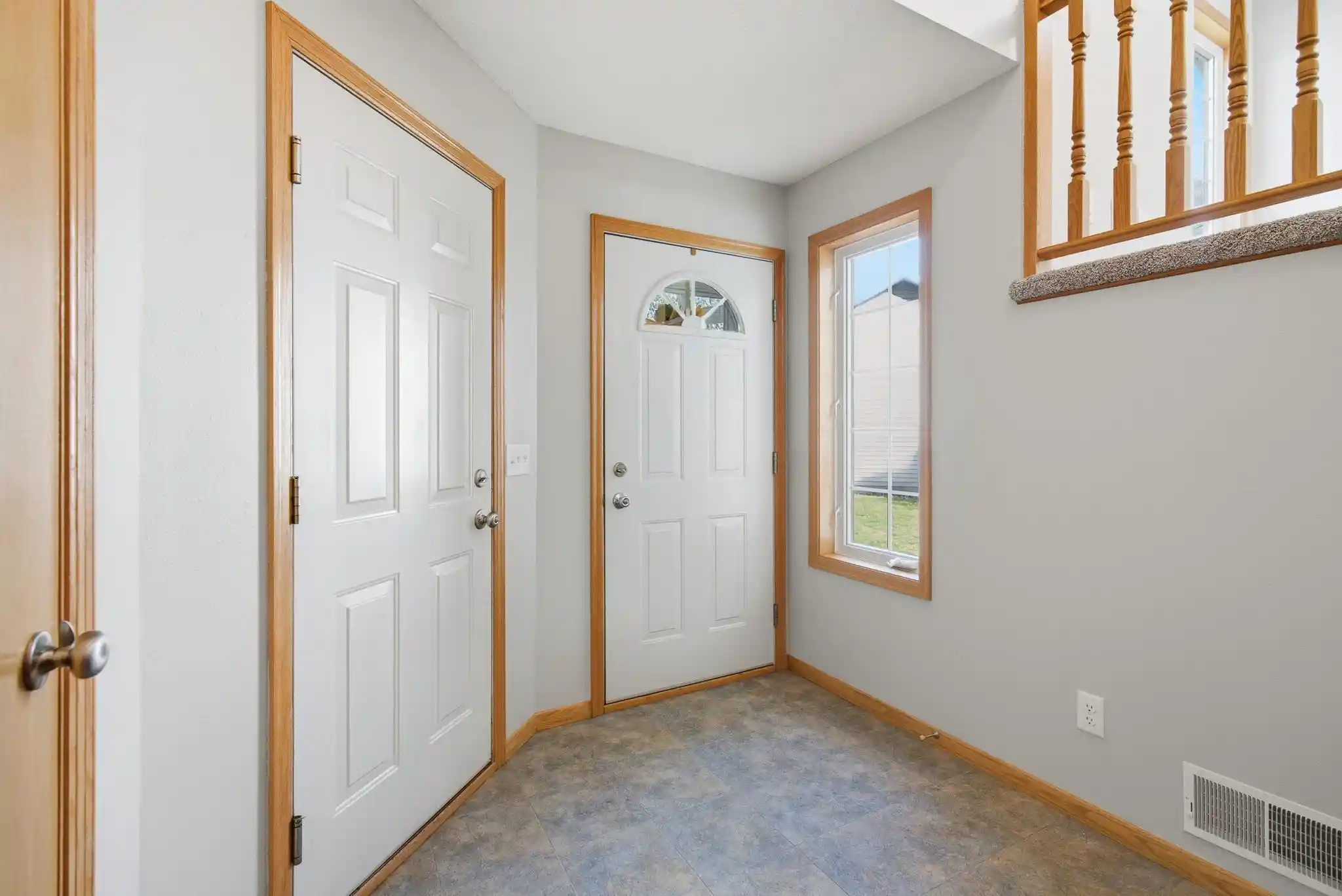 Photo 4 of Single family home for sale at 112 Bunker Ct, Mankato, MN 56001 | MLS# 7162498 | Listing updated on 2026-10-24