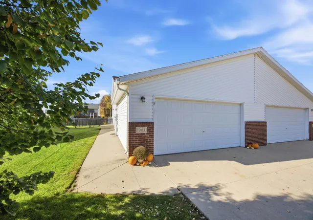 Photo 3 of Townhouse for sale at 1907 50th Street S, Fargo, ND 58103 | MLS# 7162509 | Listing updated on 2026-10-26