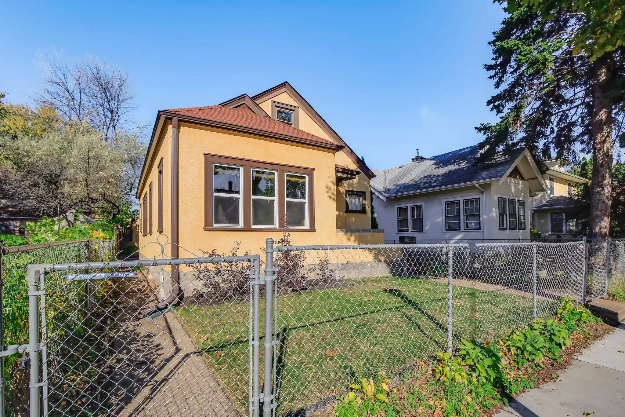 Photo 1 of Single family home for sale at 1327 Thomas Ave, Saint Paul, MN 55104 | MLS# 7162533 | Listing updated on 2026-10-24