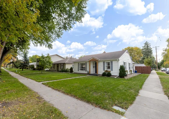 Photo 1 of Single family home for sale at 1546 5th Street N, Fargo, ND 58102 | MLS# 7162538 | Listing updated on 2026-10-24