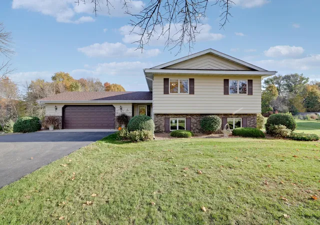 Photo 2 of Single family home for sale at 6191 437th Avenue, Janesville, MN 56048 | MLS# 7162539 | Listing updated on 2026-10-30