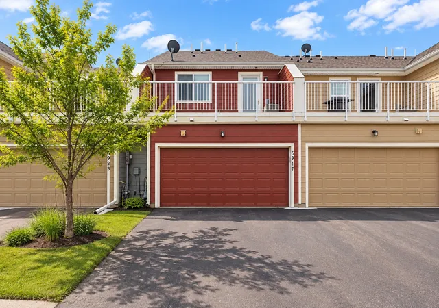 Photo 2 of Single family home for sale at 6917 Crosby Ct, Excelsior, MN 55331 | MLS# 7162552 | Listing updated on 2026-10-29