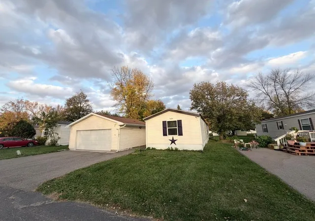Single family home for sale at 305 Mozart Ave E, Mankato, MN 56001 | MLS# 7162564