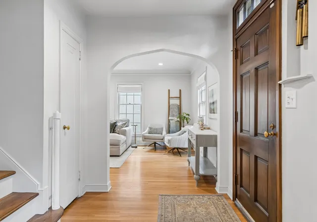 Photo 2 of Single family home for sale at 588 Montrose Ln, Saint Paul, MN 55116 | MLS# 7162566 | Listing updated on 2026-10-31
