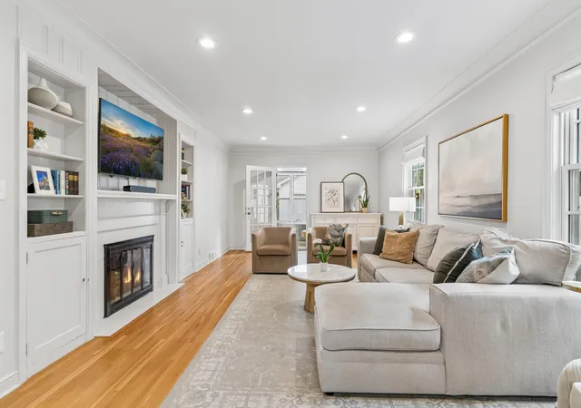 Photo 4 of Single family home for sale at 588 Montrose Ln, Saint Paul, MN 55116 | MLS# 7162566 | Listing updated on 2026-10-31