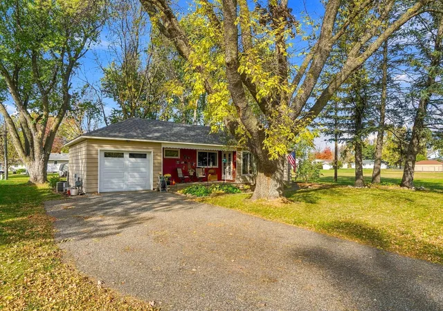 Photo 4 of Single family home for sale at 21 1st Avenue SW, Young America, MN 55397 | MLS# 7162571 | Listing updated on 2026-10-23