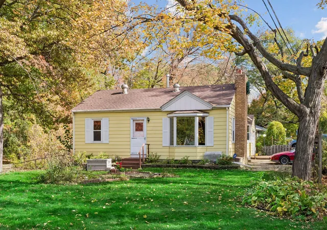 Photo 1 of Single family home for sale at 4955 Saint Albans Bay Rd, Excelsior, MN 55331 | MLS# 7162581 | Listing updated on 2026-10-22