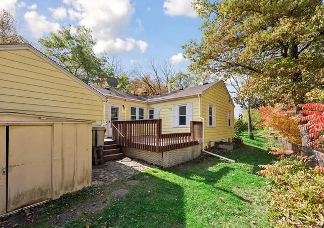 Photo 3 of Single family home for sale at 4955 Saint Albans Bay Rd, Excelsior, MN 55331 | MLS# 7162581 | Listing updated on 2026-10-22