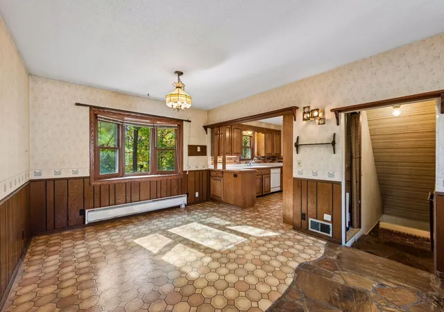 Photo 4 of Single family home for sale at 4955 Saint Albans Bay Rd, Excelsior, MN 55331 | MLS# 7162581 | Listing updated on 2026-10-22
