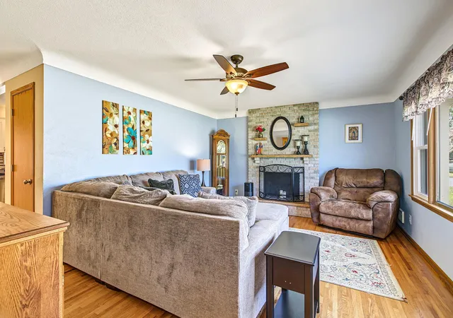 Photo 3 of Single family home for sale at 410 Thompson Ave E, Saint Paul, MN 55118 | MLS# 7162588 | Listing updated on 2026-10-23