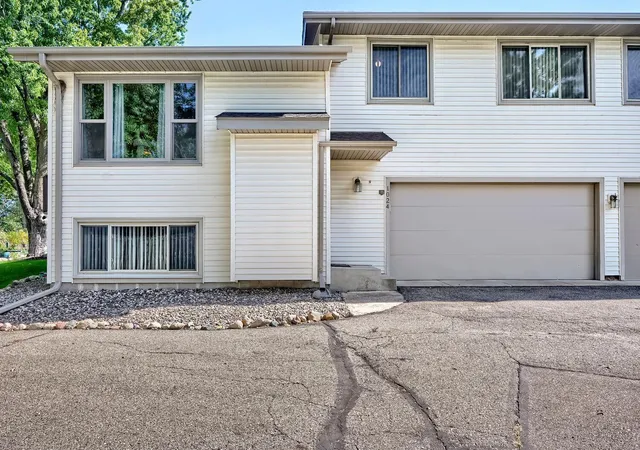 Photo 2 of Single family home for sale at 1024 1st Street, Farmington, MN 55024 | MLS# 7162601 | Listing updated on 2026-10-22