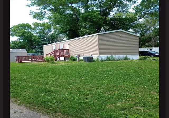 Photo 2 of Single family home for sale at 162 Lynn Ln, Mankato, MN 56001 | MLS# 7162604 | Listing updated on 2026-10-23