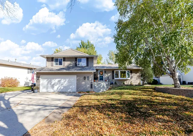 Photo 2 of Single family home for sale at 1744 23rd Street S, Fargo, ND 58103 | MLS# 7162609 | Listing updated on 2026-10-22