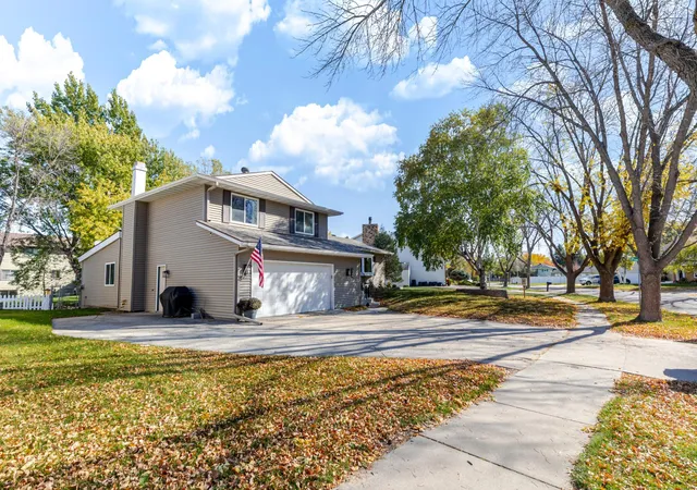 Photo 3 of Single family home for sale at 1744 23rd Street S, Fargo, ND 58103 | MLS# 7162609 | Listing updated on 2026-10-22