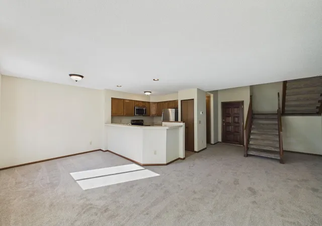 Photo 4 of Condo for sale at 1392 Carling Dr #208, Saint Paul, MN 55108 | MLS# 7162613 | Listing updated on 2026-10-24