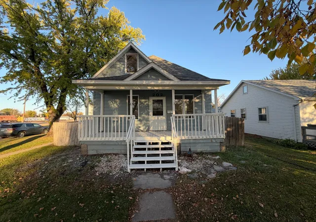 Photo 1 of Single family home for sale at 202 7th Street S, Breckenridge, MN 56520 | MLS# 7162622 | Listing updated on 2026-10-22