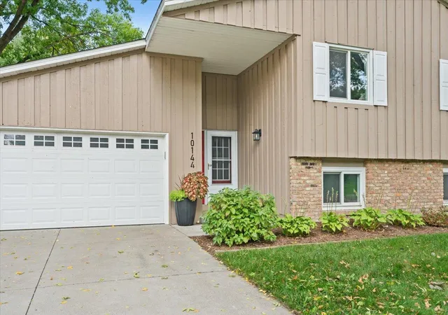 Photo 2 of Single family home for sale at 10144 Boundary Crk Ter, Maple Grove, MN 55369 | MLS# 7162627 | Listing updated on 2026-10-23