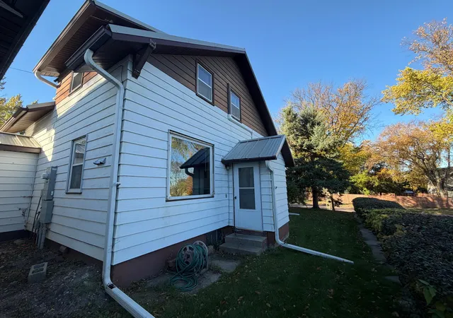 Photo 1 of Single family home for sale at 715 S Sheridan St, Fergus Falls, MN 56537 | MLS# 7162628 | Listing updated on 2026-10-21