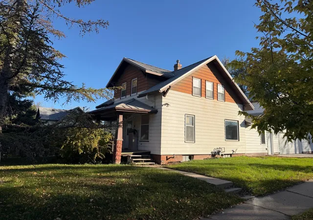 Photo 3 of Single family home for sale at 715 S Sheridan St, Fergus Falls, MN 56537 | MLS# 7162628 | Listing updated on 2026-10-21
