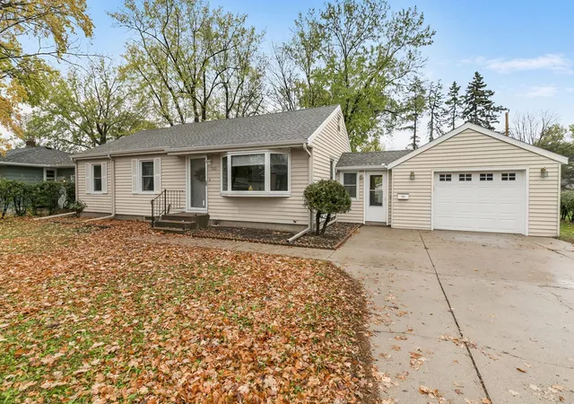Photo 1 of Single family home for sale at 720 29th Avenue N, Saint Cloud, MN 56303 | MLS# 7162634 | Listing updated on 2026-10-29