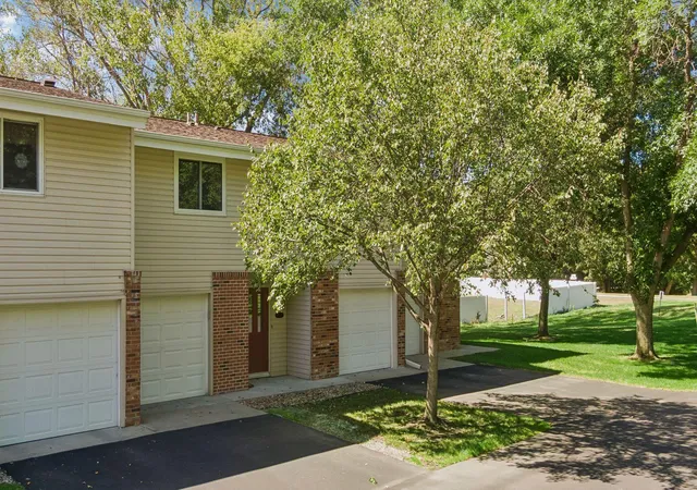 Single family home for sale at 17587 Pond Cir, Eden Prairie, MN 55346 | MLS# 7162638
